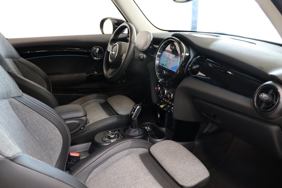 MINI Cooper SE Classic Trim 3d