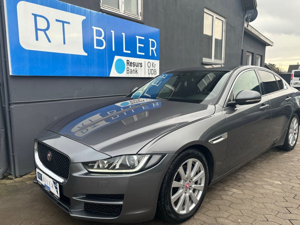 Jaguar XE 2,0 D180 Prestige aut. 4d