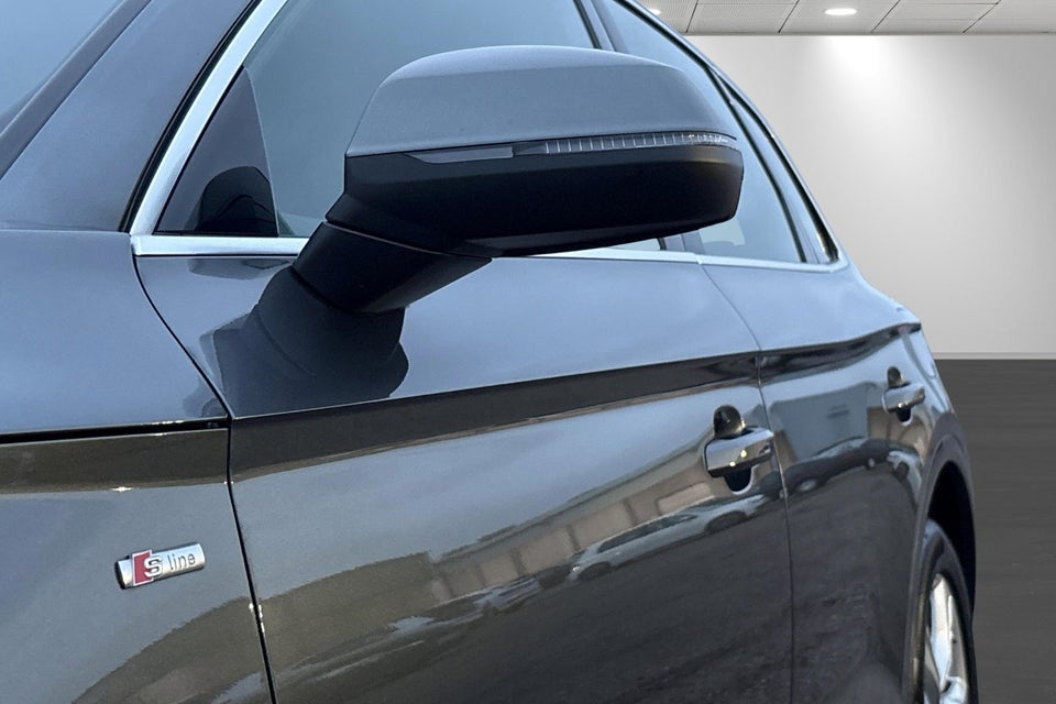 Audi Q5 55 TFSi e S-line quattro S-tr. 5d