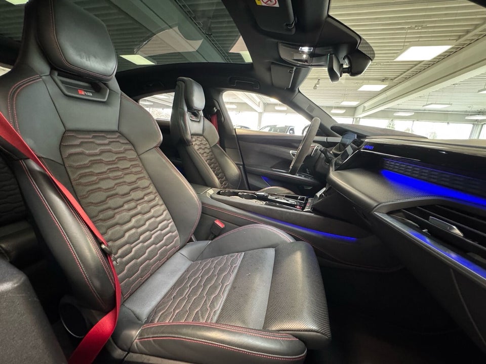 Audi RS e-tron GT quattro 4d