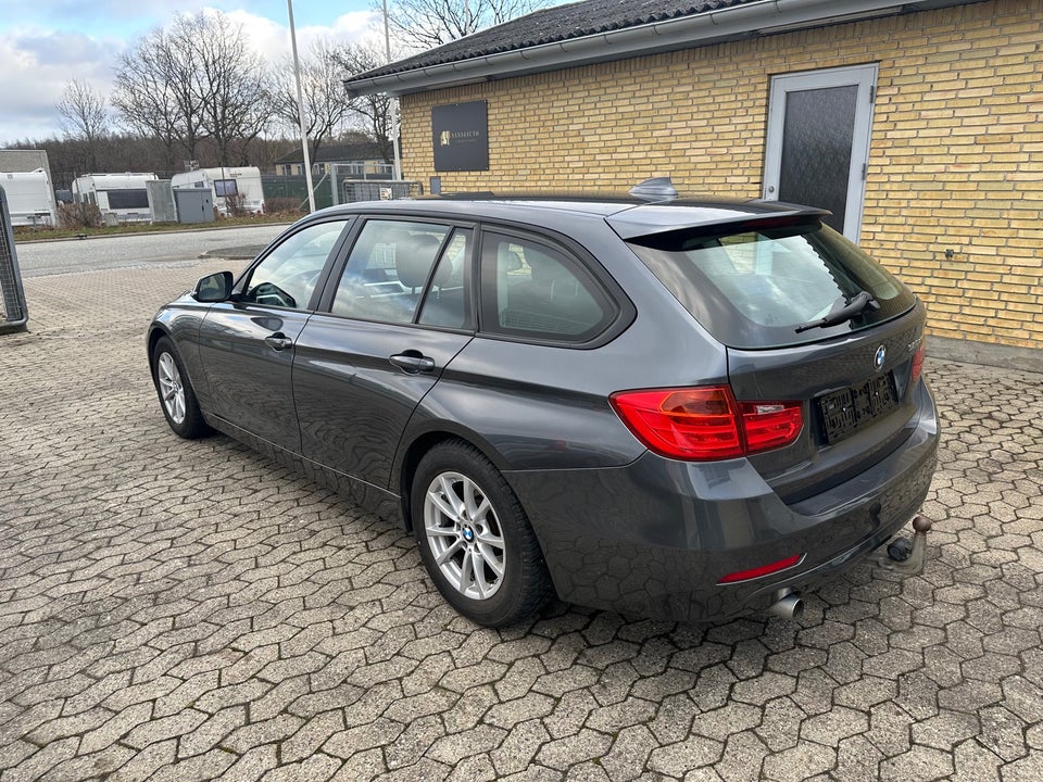BMW 320d 2,0 Touring aut. 5d