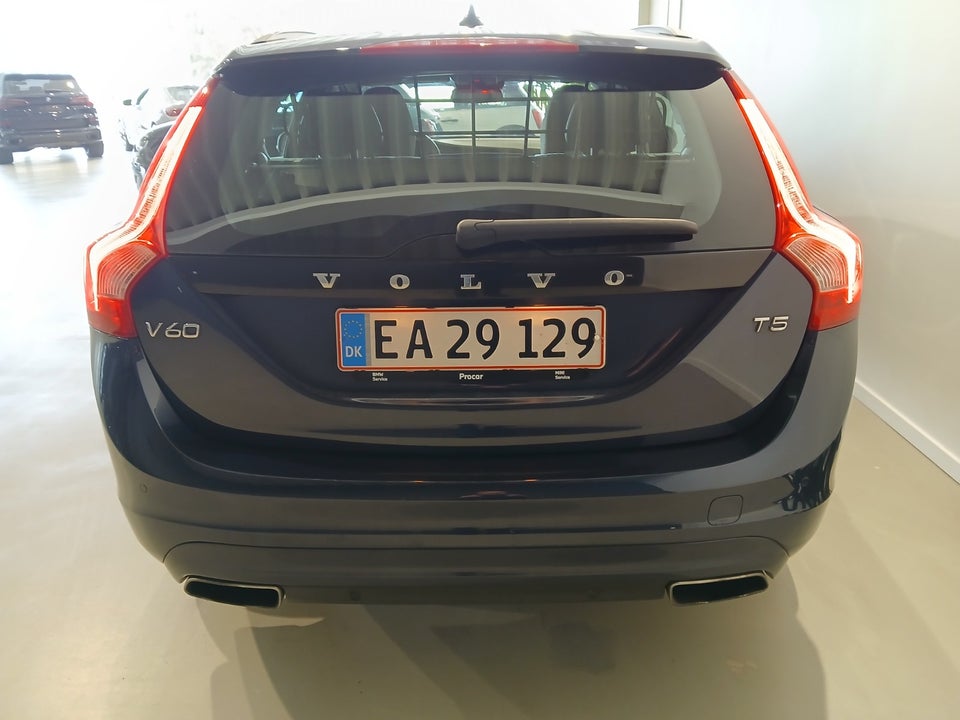 Volvo V60 2,0 T5 245 Momentum aut. 5d