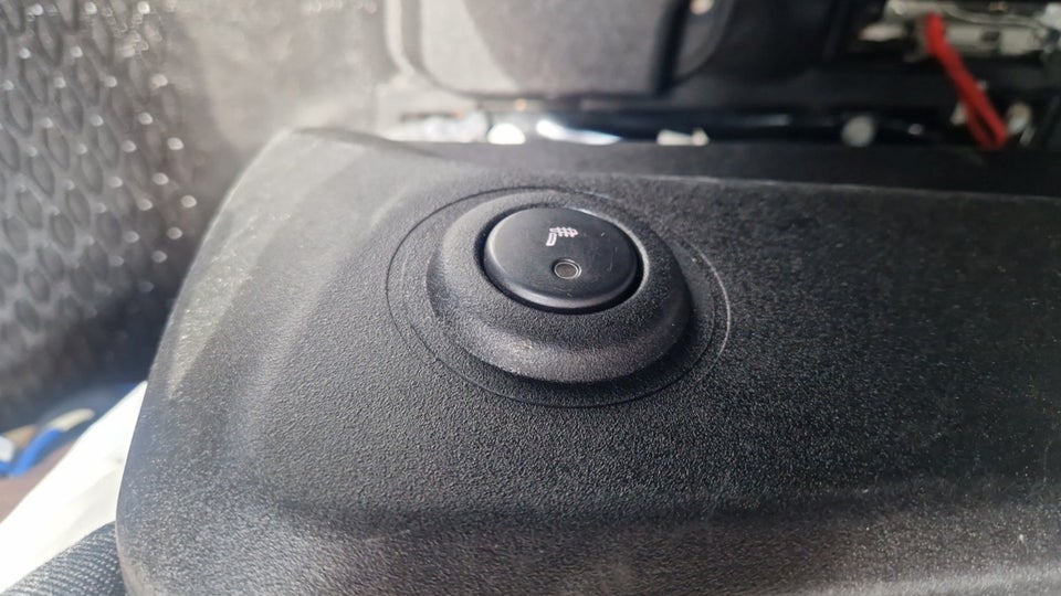 Iveco Daily 3,0 35S18 Box m/lift AG8 2d