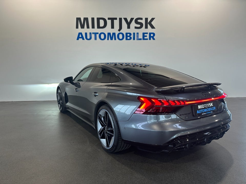 Audi e-tron GT quattro 4d