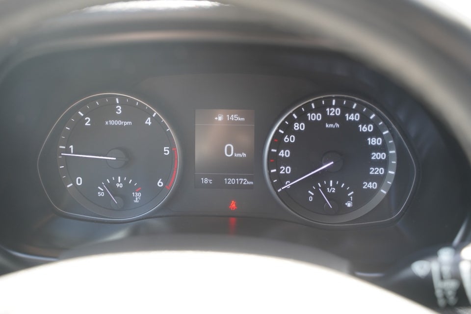 Hyundai i30 1,6 CRDi 115 Premium stc. 5d