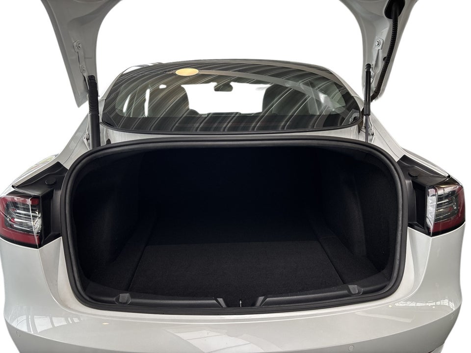 Tesla Model 3 Long Range AWD 4d