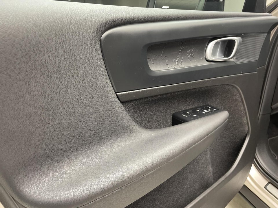 Volvo XC40 ReCharge Extended Range Core 5d