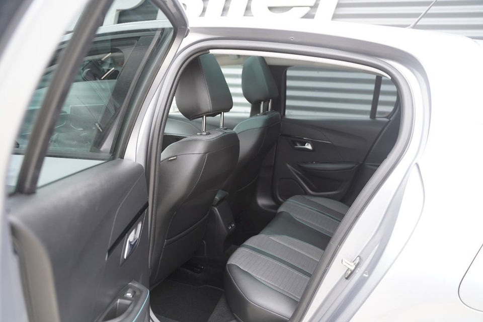 Peugeot 208 1,5 BlueHDi 100 Allure Sky 5d