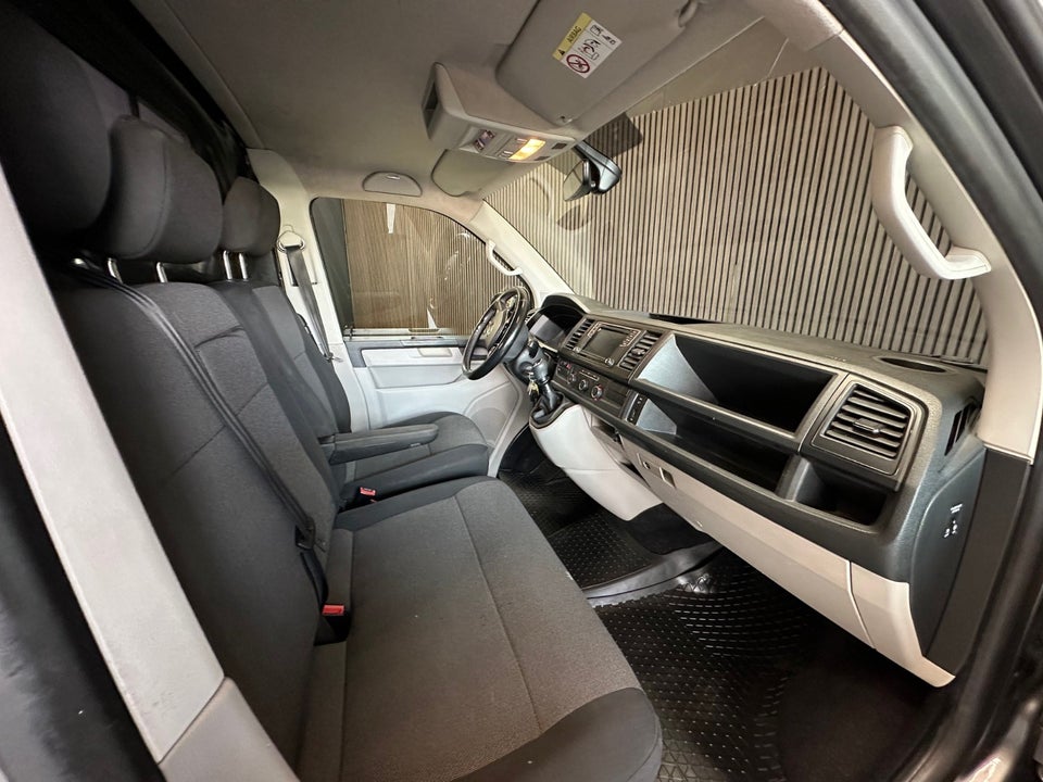 VW Transporter 2,0 TDi 114 Kassevogn lang BMT