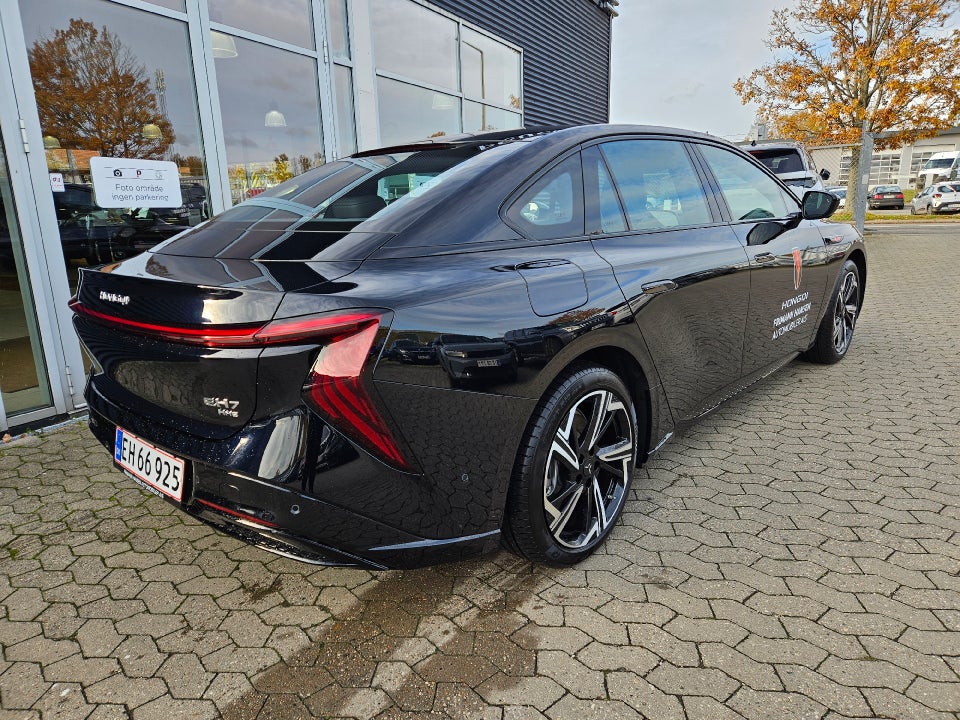 Hongqi EH7 111 Exclusive 4d