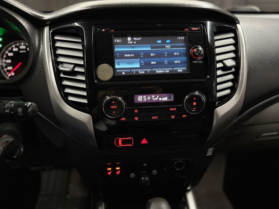 Mitsubishi L200 2,4 DI-D 181 Instyle Db.Kab aut. 4d