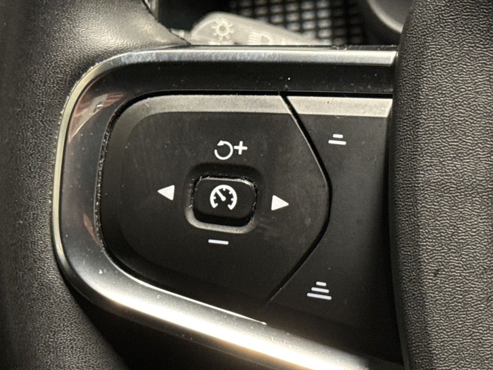Volvo XC40 1,5 T4 ReCharge R-Design aut. 5d