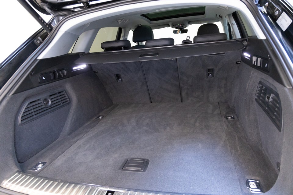 Audi e-tron 55 quattro 5d