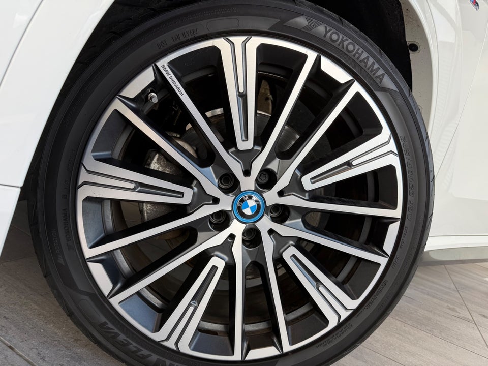 BMW iX1 xDrive30 Charged M-Sport 5d