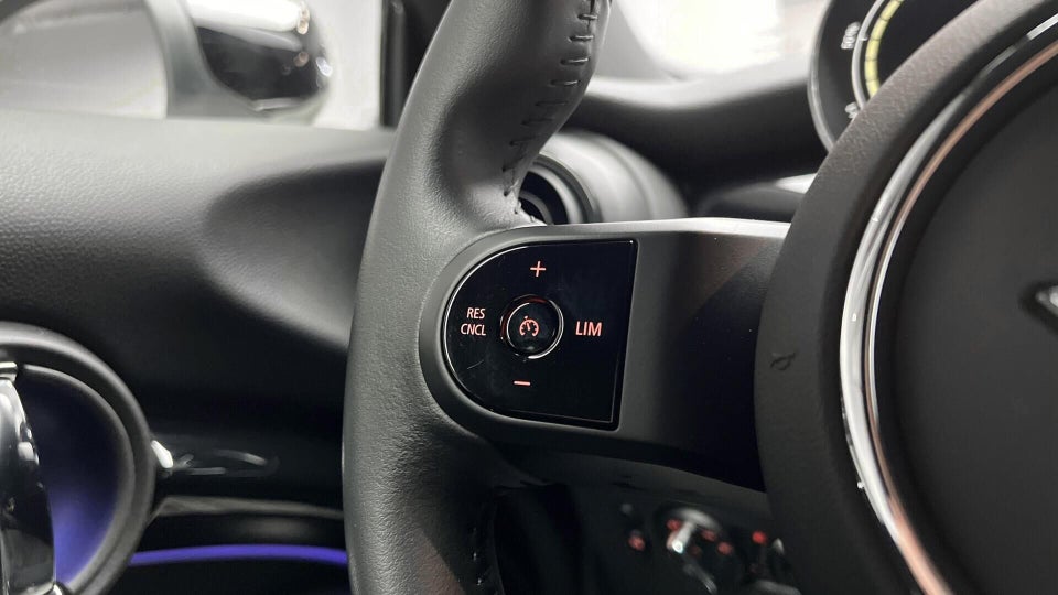 MINI Cooper SE Classic Trim 3d