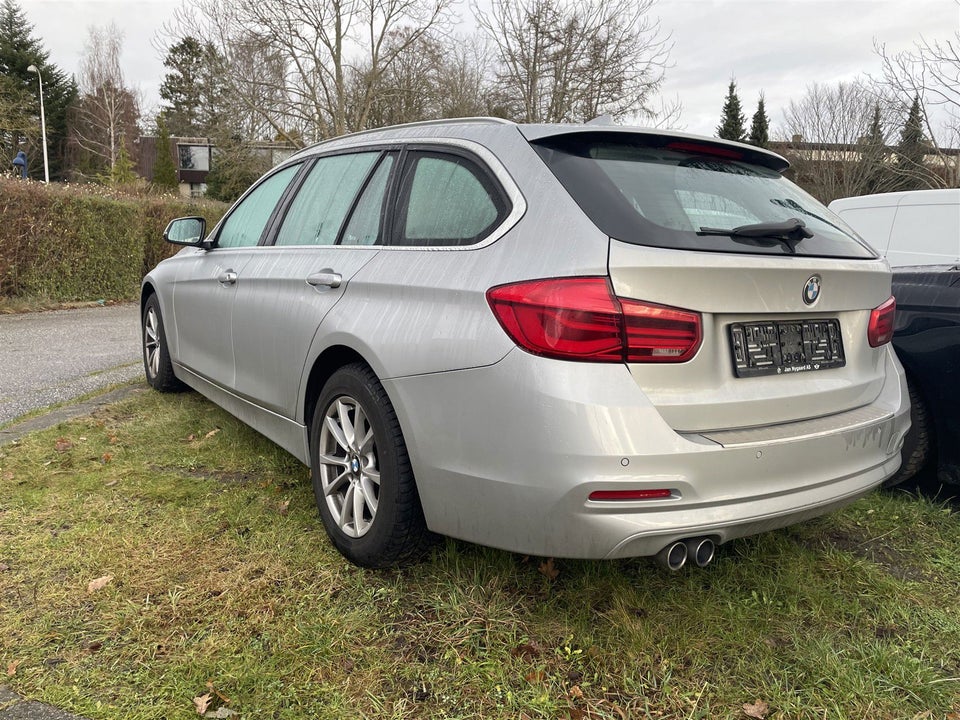 BMW 320d 2,0 Touring Advantage aut. 5d