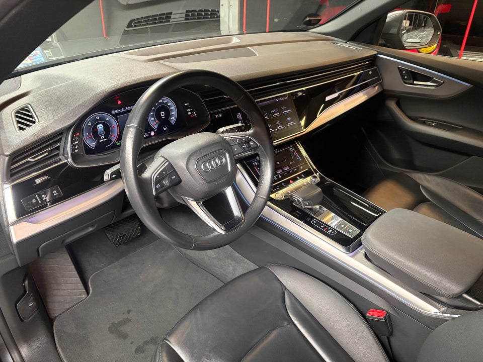 Audi Q8 50 TDi S-line quattro Tiptr. 5d