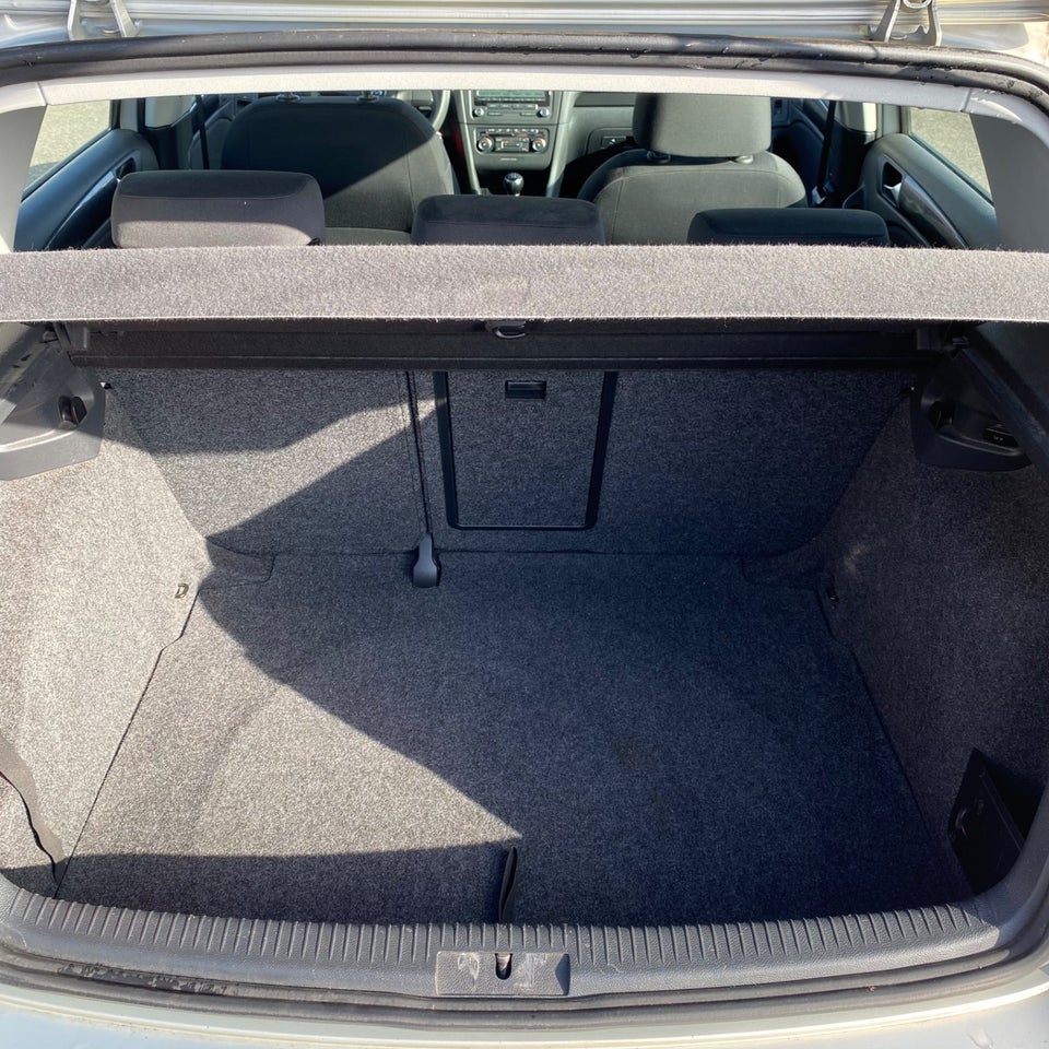 VW Golf VI 1,6 TDi 105 Comfortline BMT 5d