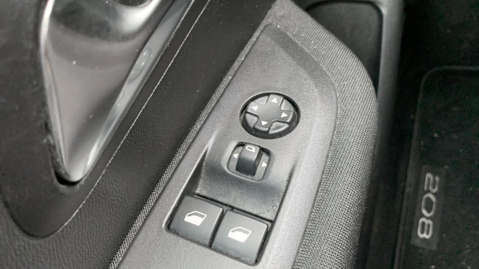 Peugeot 208 1,2 PureTech 75 Active 5d