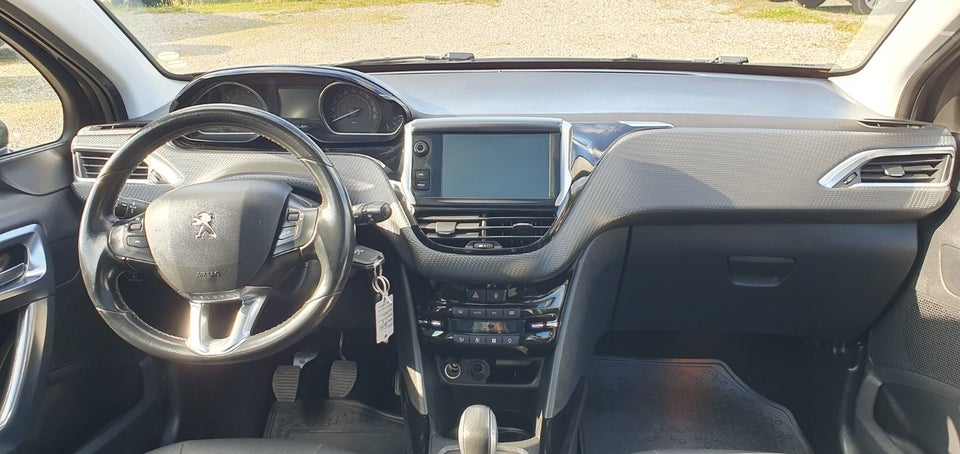 Peugeot 2008 1,2 e-THP 110 Allure Sky 5d