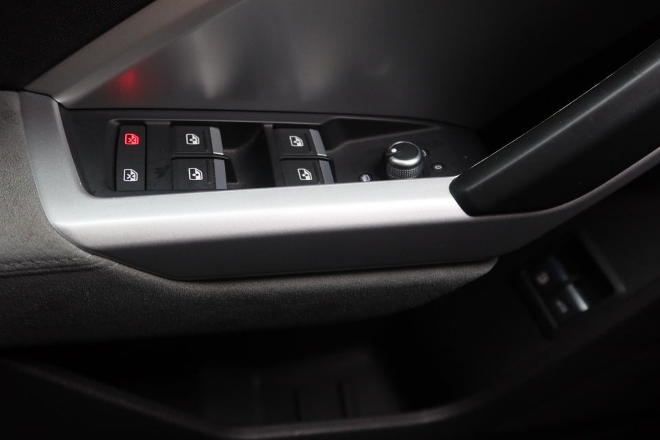 Audi Q3 45 TFSi e Attitude plus S-tr. 5d