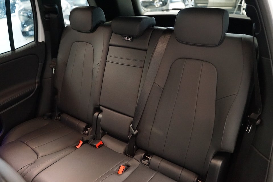 Mercedes EQB300 Progressive Advance Plus 4Matic 5d