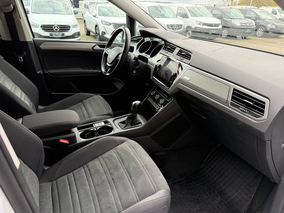 VW Touran 2,0 TDi 115 Comfortline DSG Van 5d