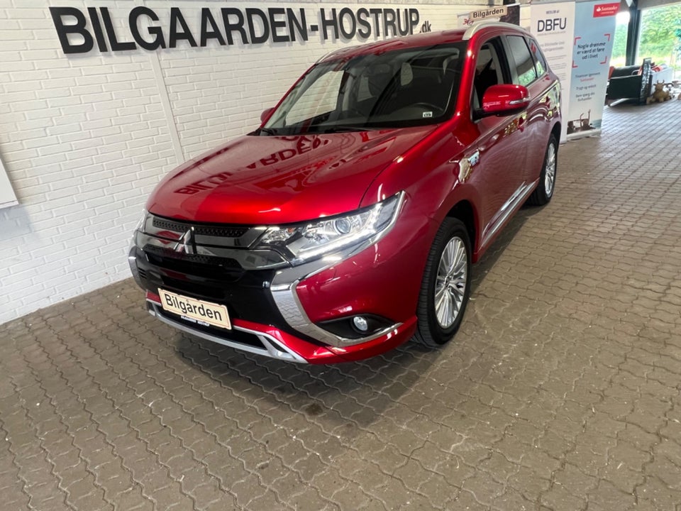 Mitsubishi Outlander 2,4 PHEV Invite CVT 4WD 5d