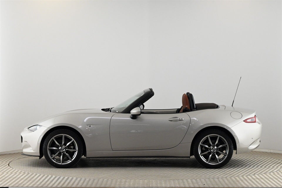 Mazda MX-5 2,0 SkyActiv-G 184 Roadster Kazari 2d