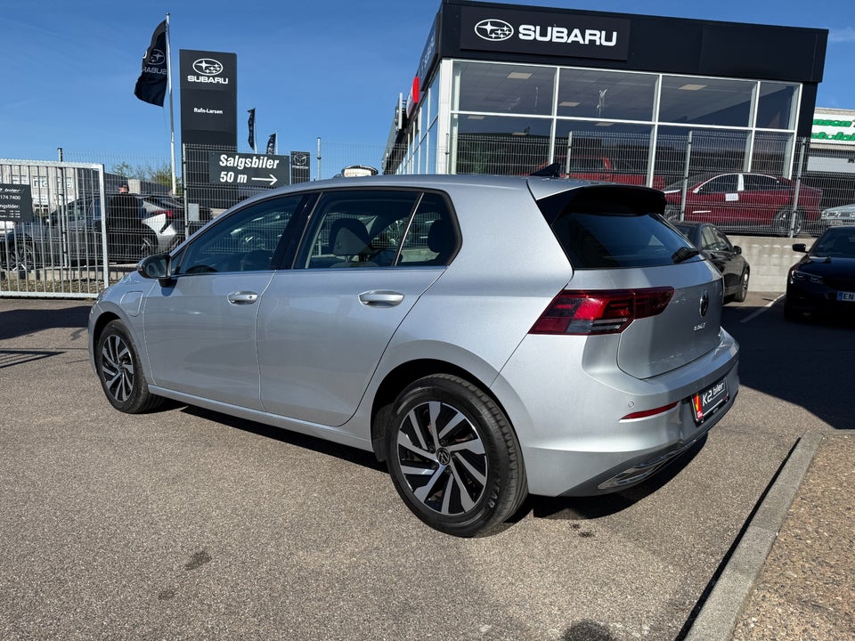 VW Golf VIII 1,4 eHybrid DSG 5d