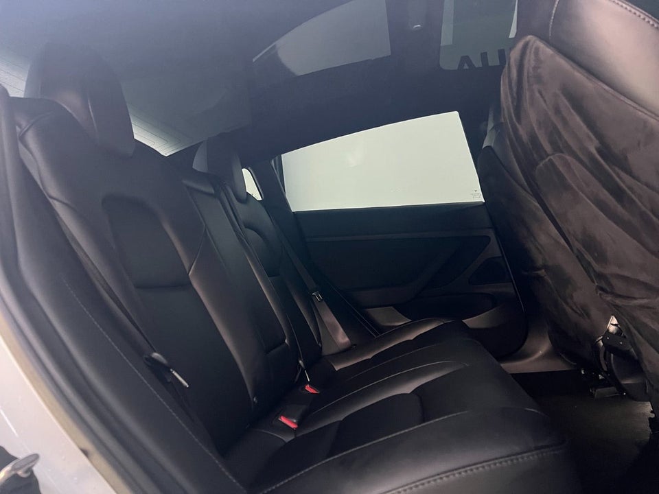 Tesla Model 3 Standard Range+ RWD 4d