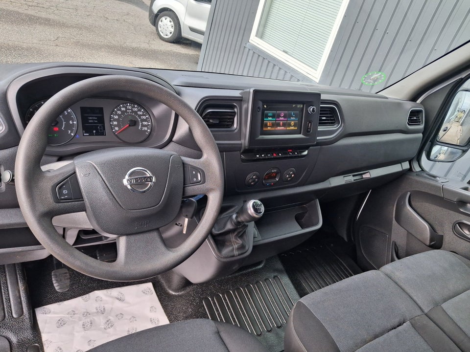 Nissan NV400 2,3 dCi 150 L2H2 Kassevogn