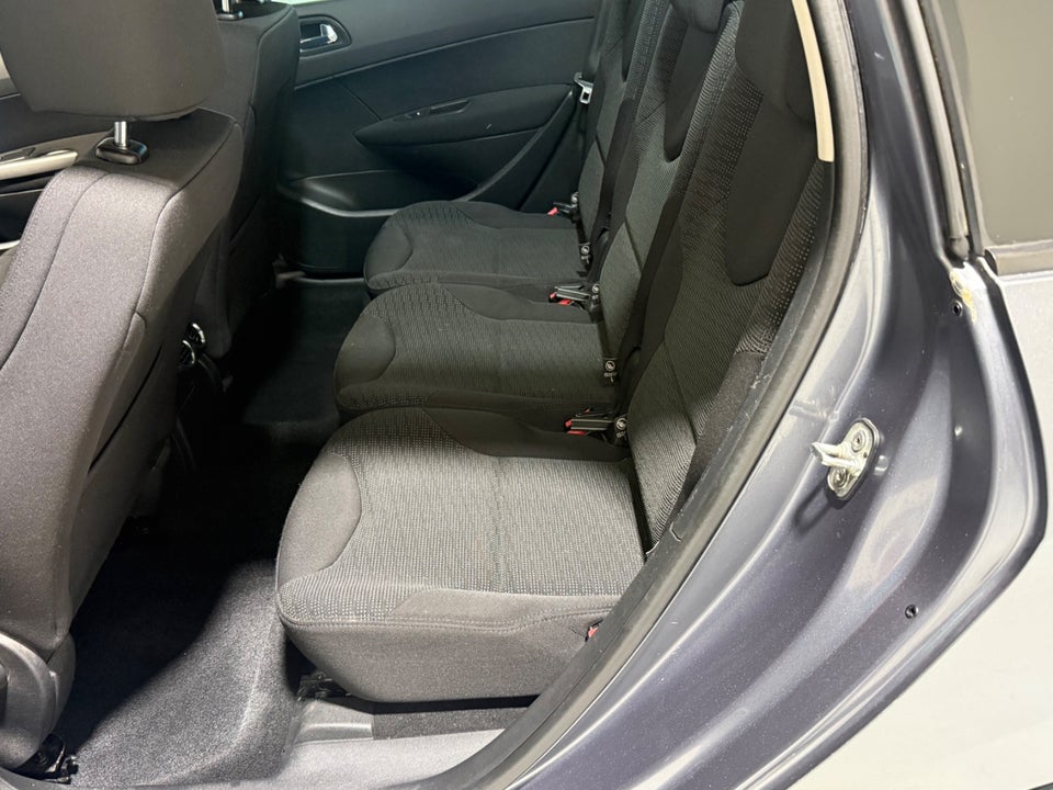 Peugeot 308 1,6 HDi 109 Premium SW 7prs 5d