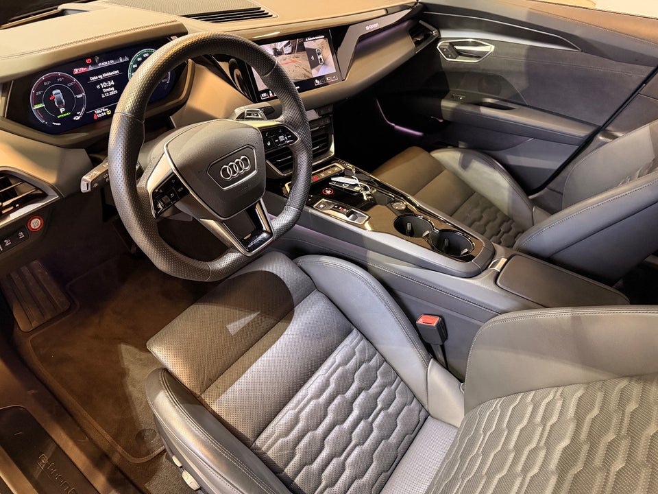 Audi e-tron GT quattro 4d