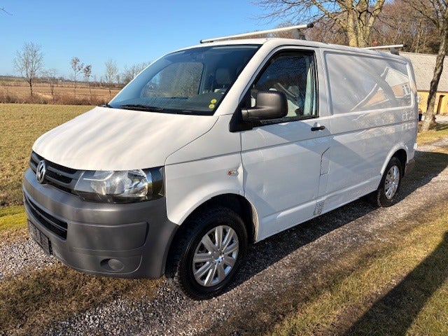 VW Transporter 2,0 TDi 84 Kassevogn kort