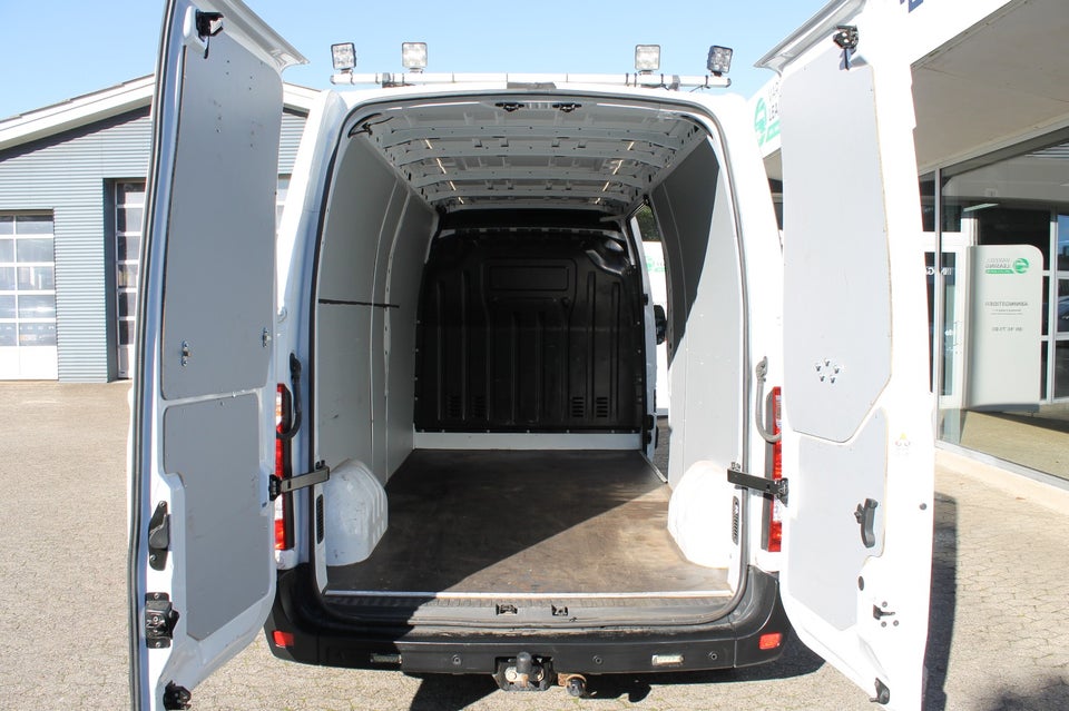 Renault Master III T35 2,3 dCi 170 L3H2 Kassevogn