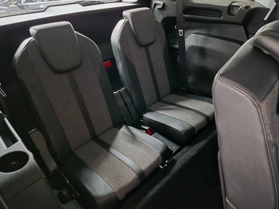 Peugeot 5008 1,2 PureTech 130 Allure EAT8 7prs 5d