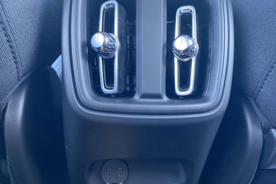 Volvo XC40 P6 ReCharge Core 5d