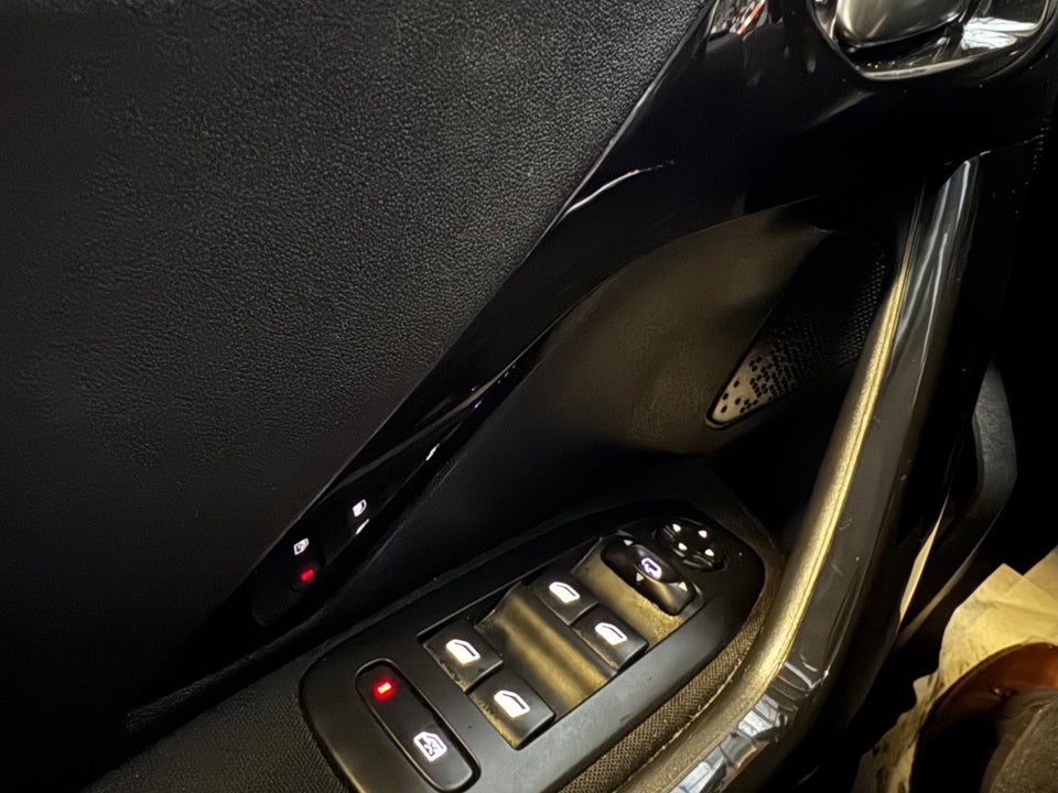 Peugeot 208 1,6 BlueHDi 100 Allure 5d