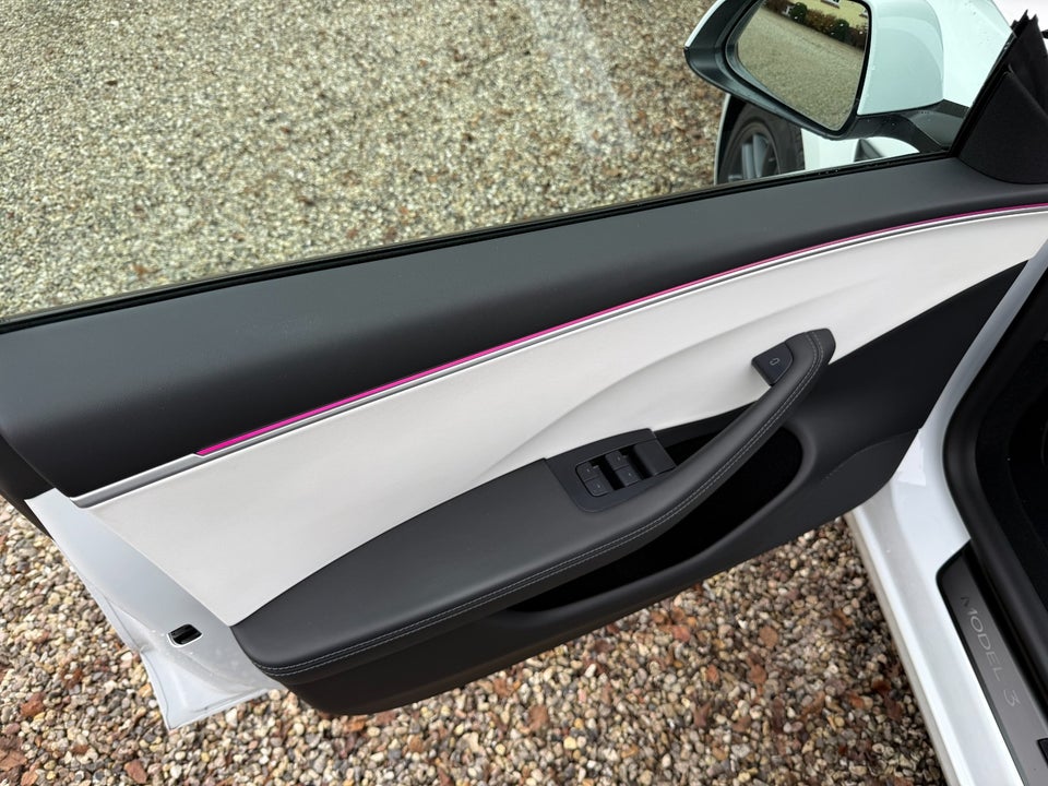 Tesla Model 3 RWD 4d