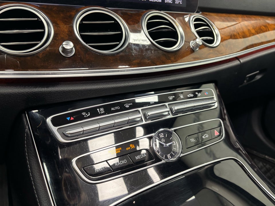 Mercedes E300 de 2,0 Advantage stc. aut. 5d