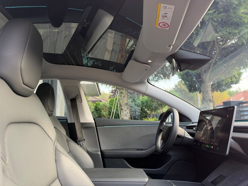 Tesla Model 3 RWD 4d