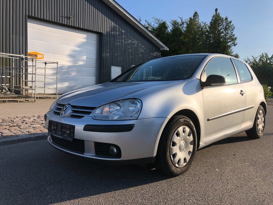 VW Golf V 1,6 FSi Comfortline aut. 5d
