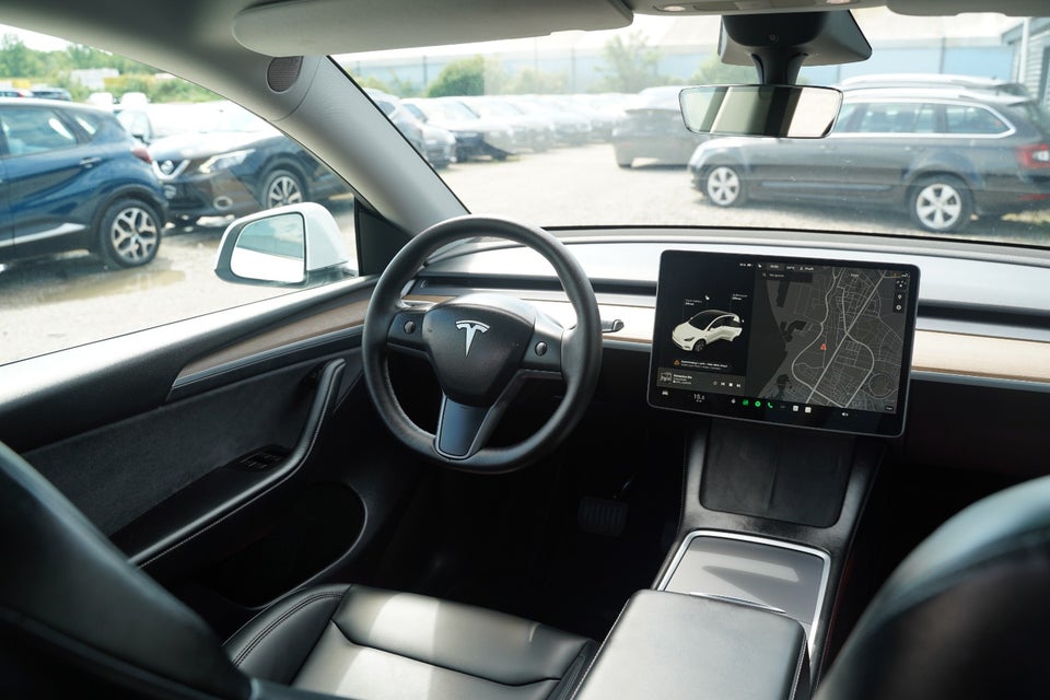 Tesla Model Y Long Range AWD 5d