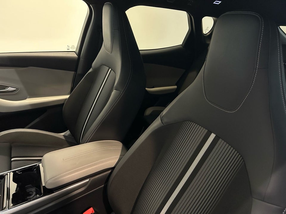 Ford Capri 77 Select Extended Range 5d