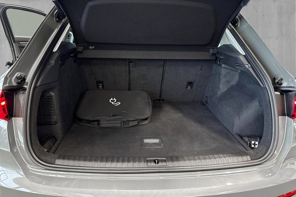 Audi Q3 45 TFSi e Attitude plus S-tr. 5d