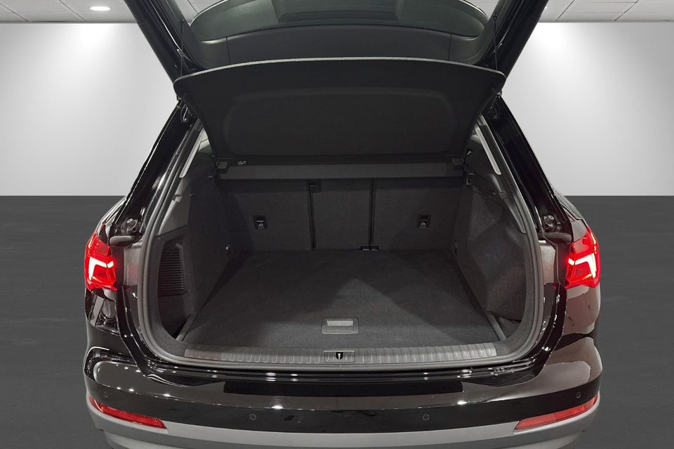 Audi Q3 45 TFSi e Attitude plus S-tr. 5d