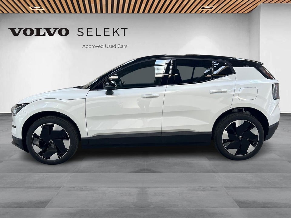 Volvo EX30 Extended Range Plus 5d