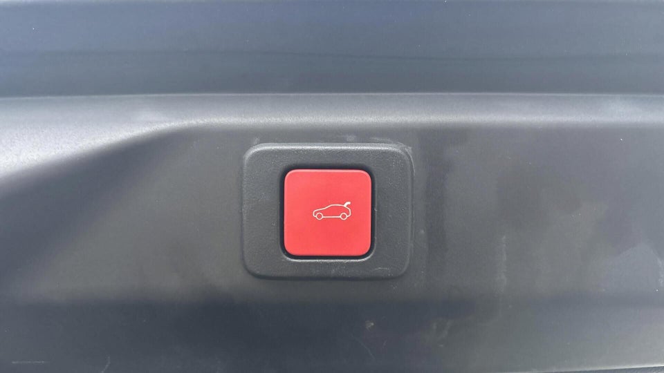 Peugeot e-3008 77 GT Pack 5d