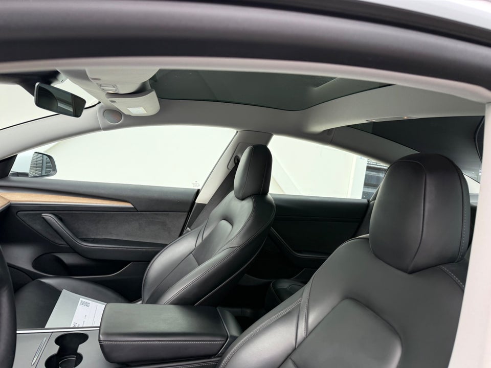 Tesla Model 3 Standard Range+ RWD 4d